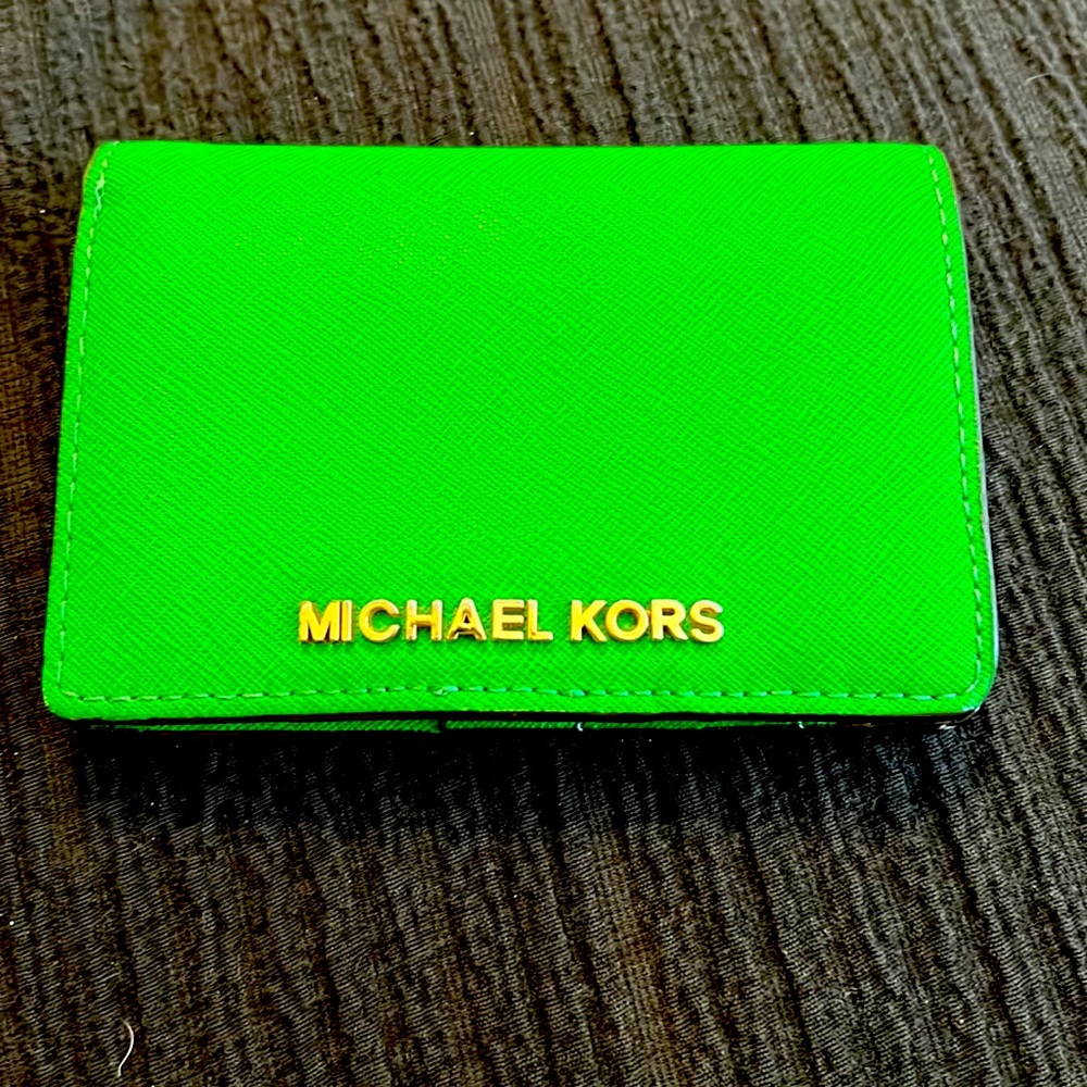 Michael Kors Jet Set Travel leather Tri Fold wallet